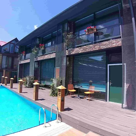 House Garden Park 2*